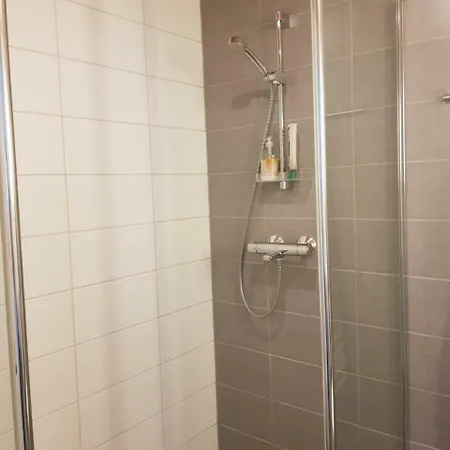 Rantapuistonkatu 6 *